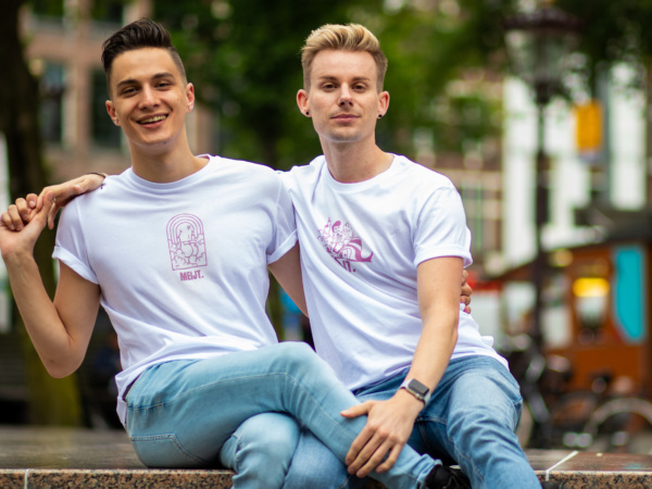 #uitdekastenvandestraat: pride merchandise